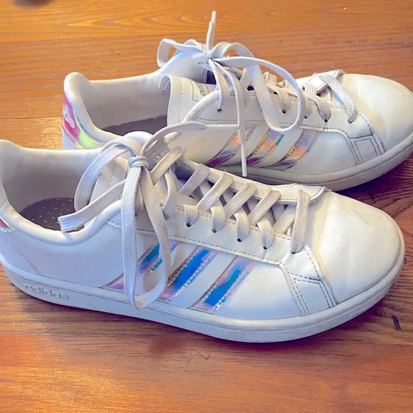 adidas gazelle silver green womens adidas Women's Grand Court Lo Shoes, Crystal White/Cyber Metallic/Gum / 5.5